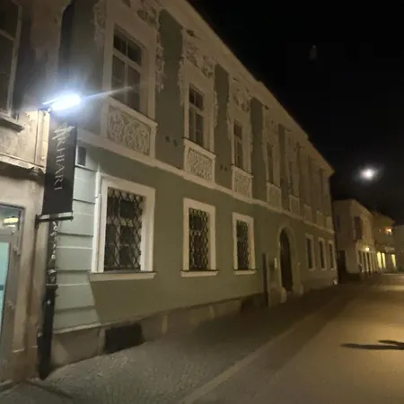Old Town Apartma *